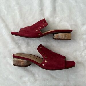 Naked Feet Bijoux-in Roman Cherry Heeled Sandals size 7.5 suede metallic block